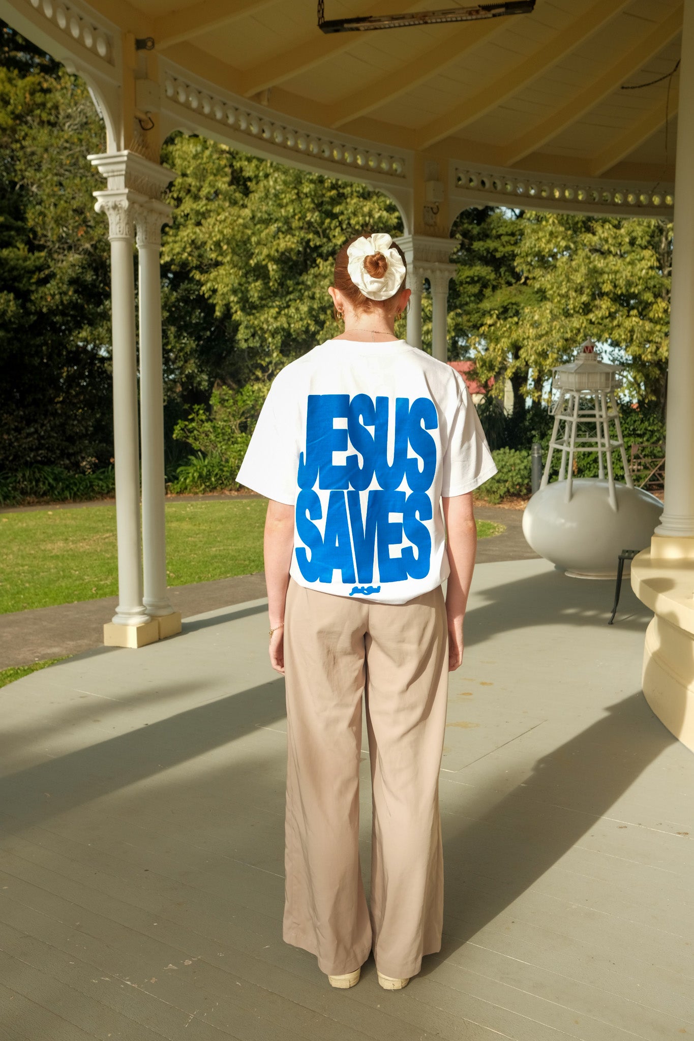 JESUS SAVES TEE - SKY BLUE
