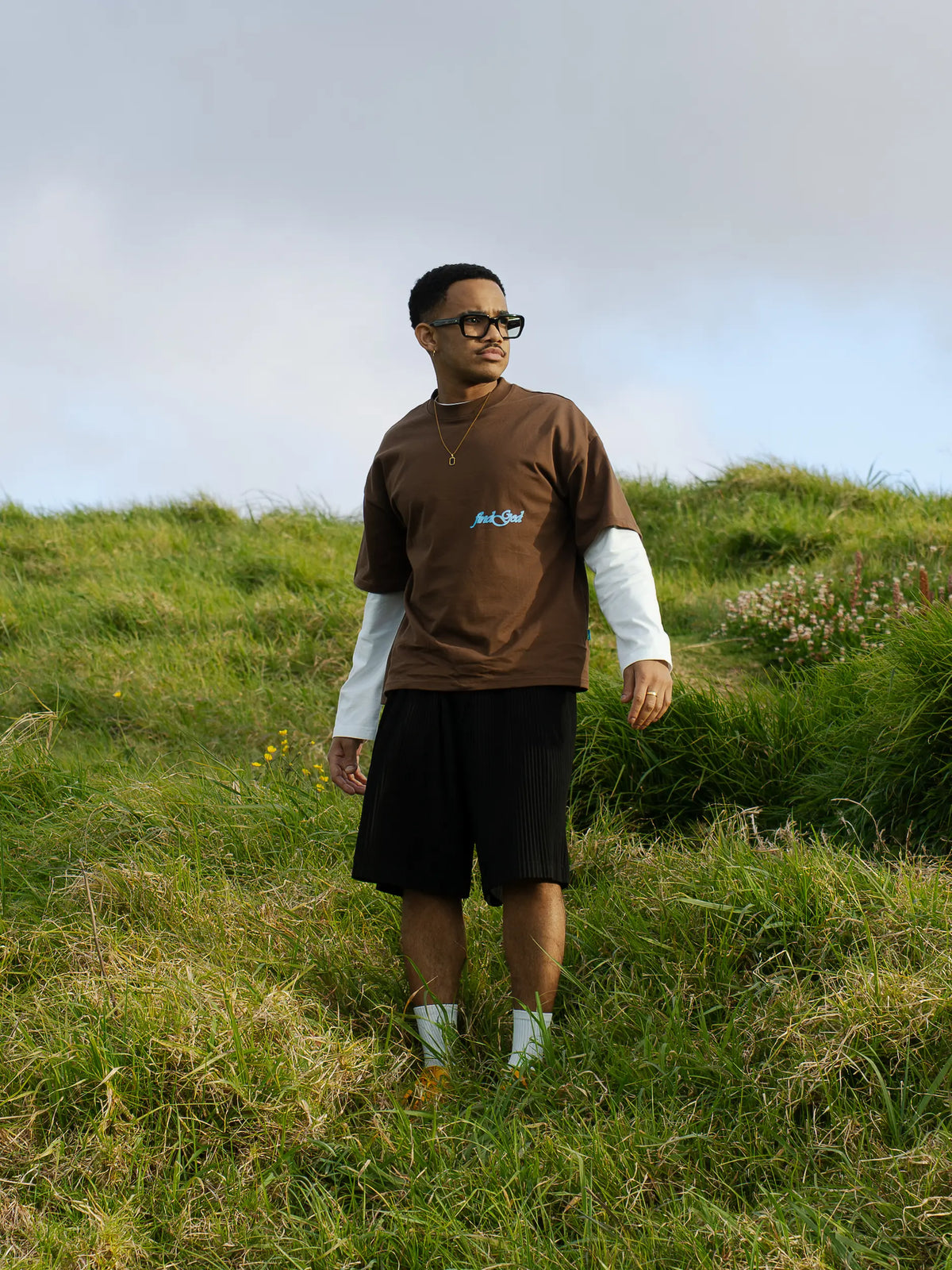 HALLELUJAH TEE - WALNUT