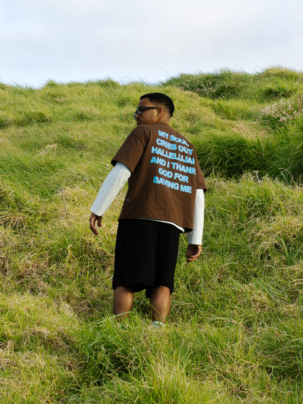 HALLELUJAH TEE - WALNUT