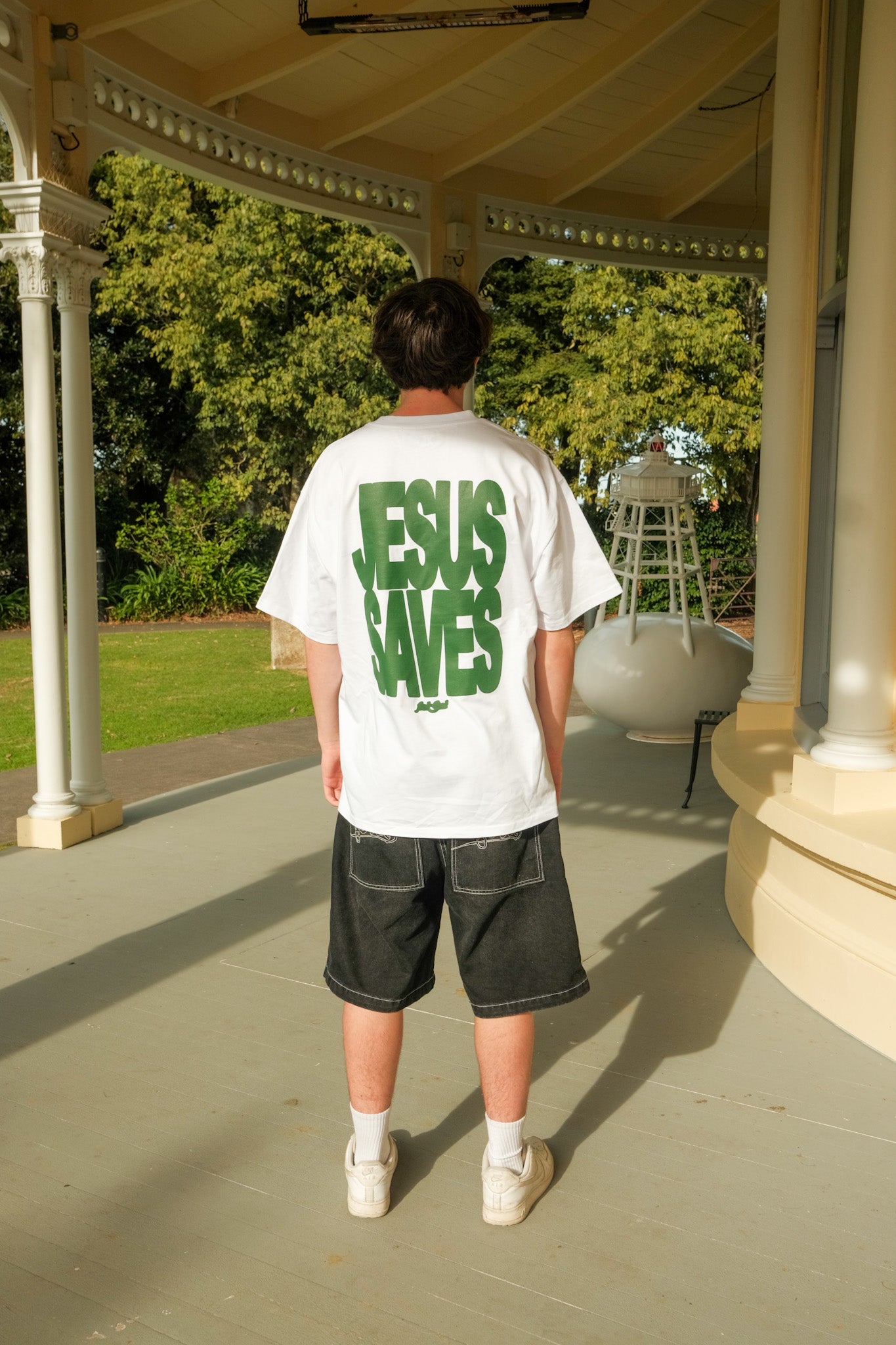 JESUS SAVES TEE - ARMY GREEN