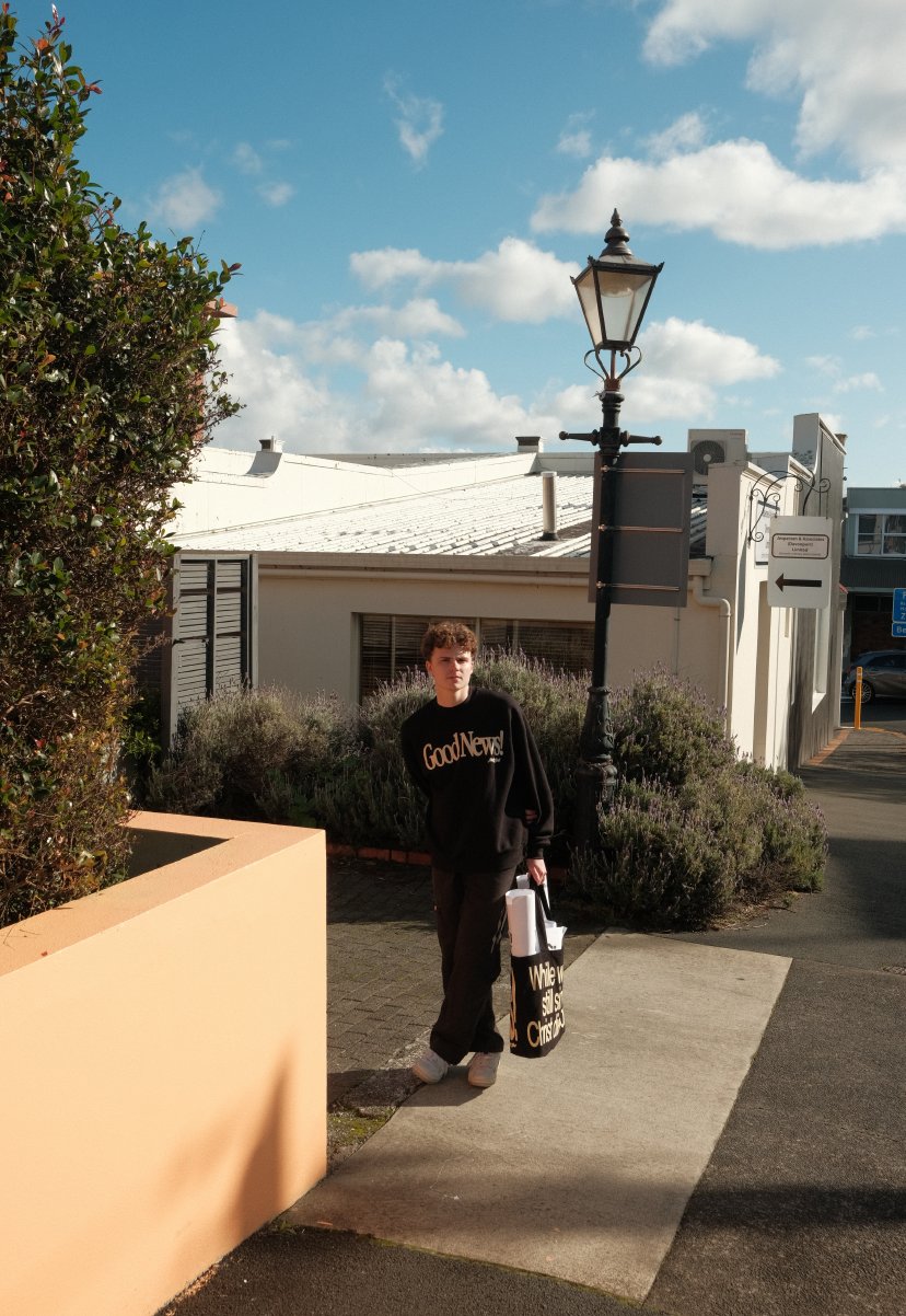 GOOD NEWS! CREW NECK - BLACK