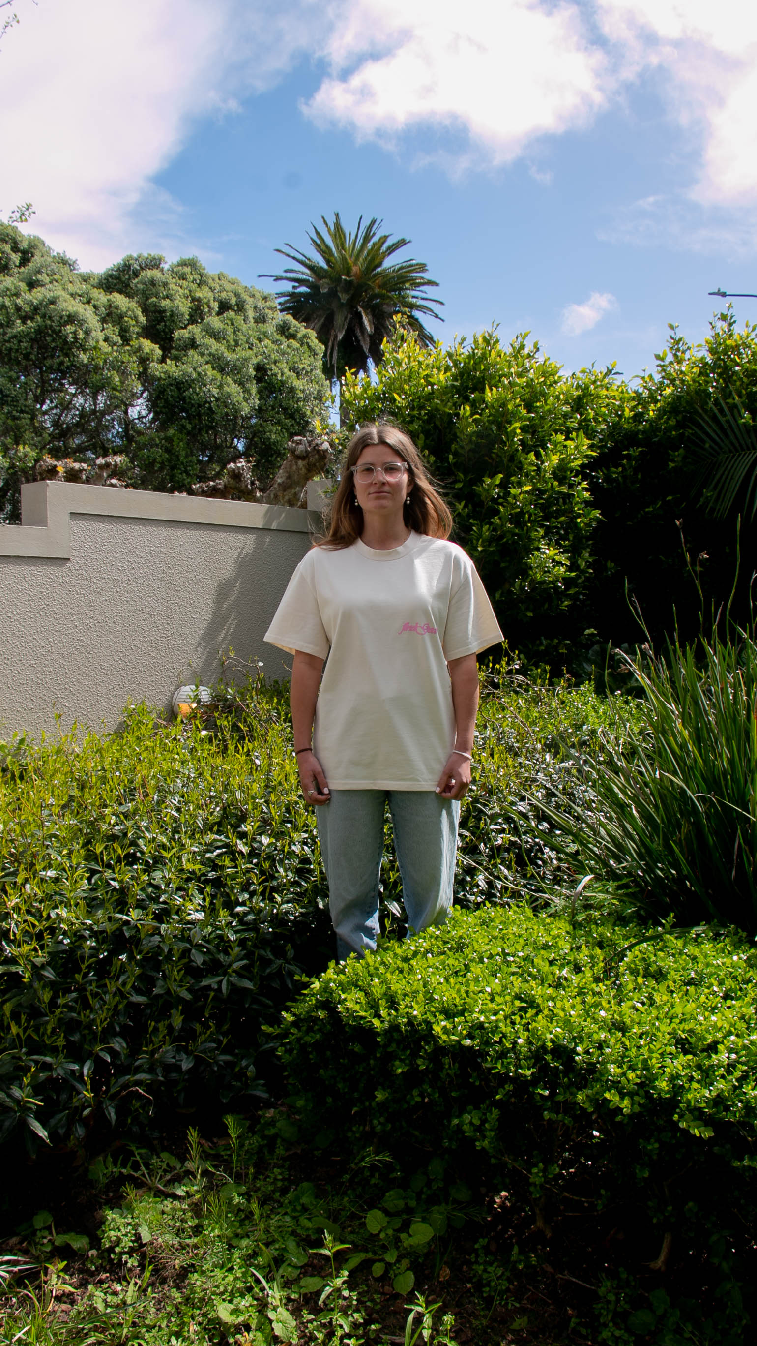 JESUS SAVES TEE - PINK