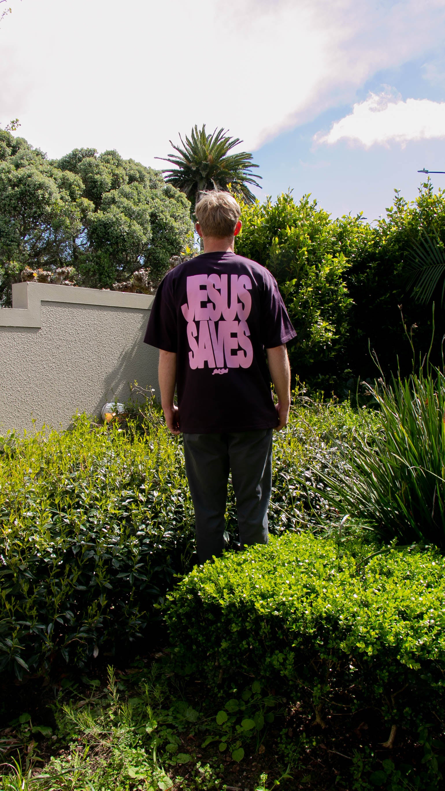 JESUS SAVES TEE - PLUM