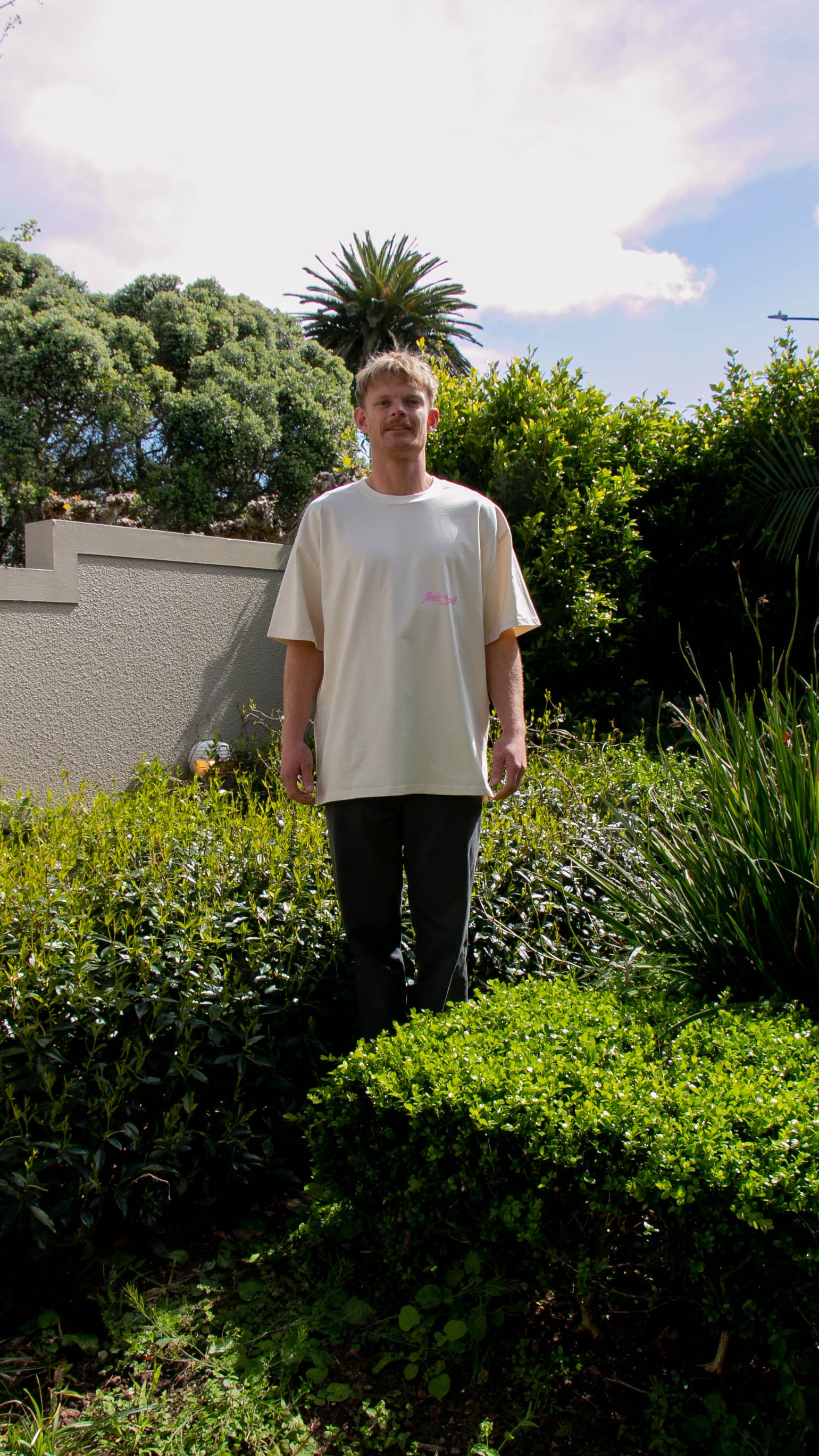 JESUS SAVES TEE - PINK