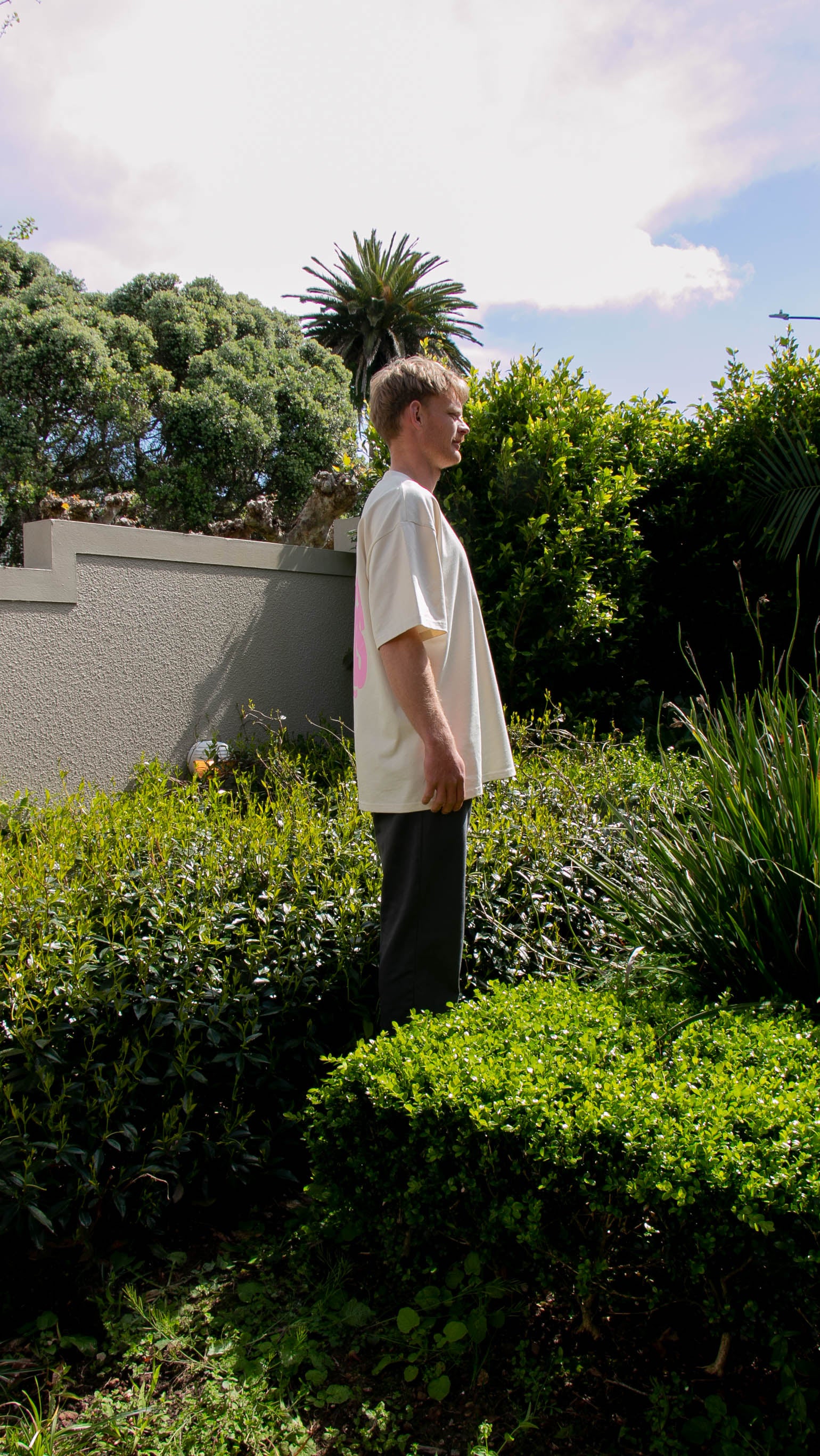 JESUS SAVES TEE - PINK