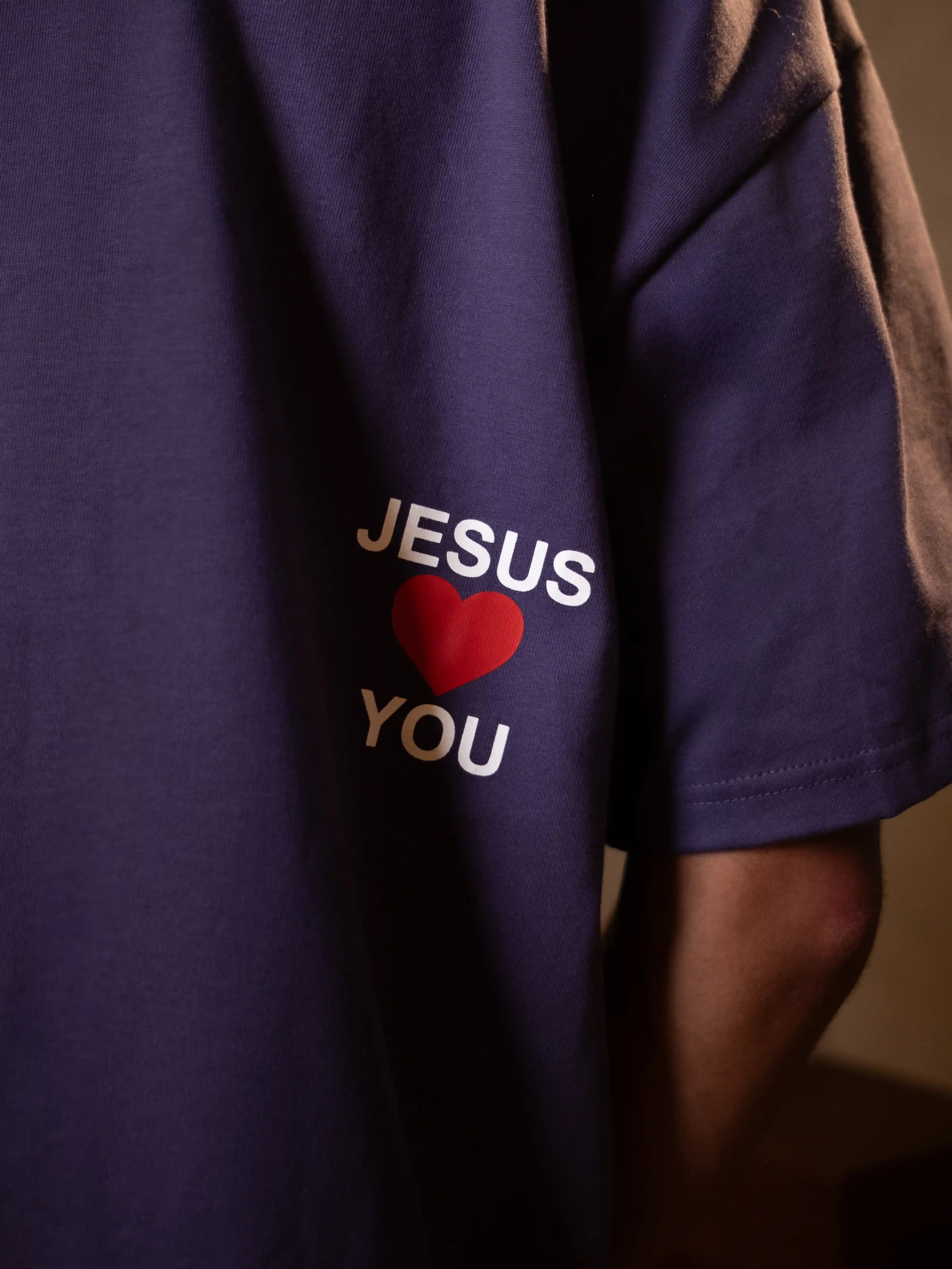 JESUS LOVES YOU TEE - PLUM